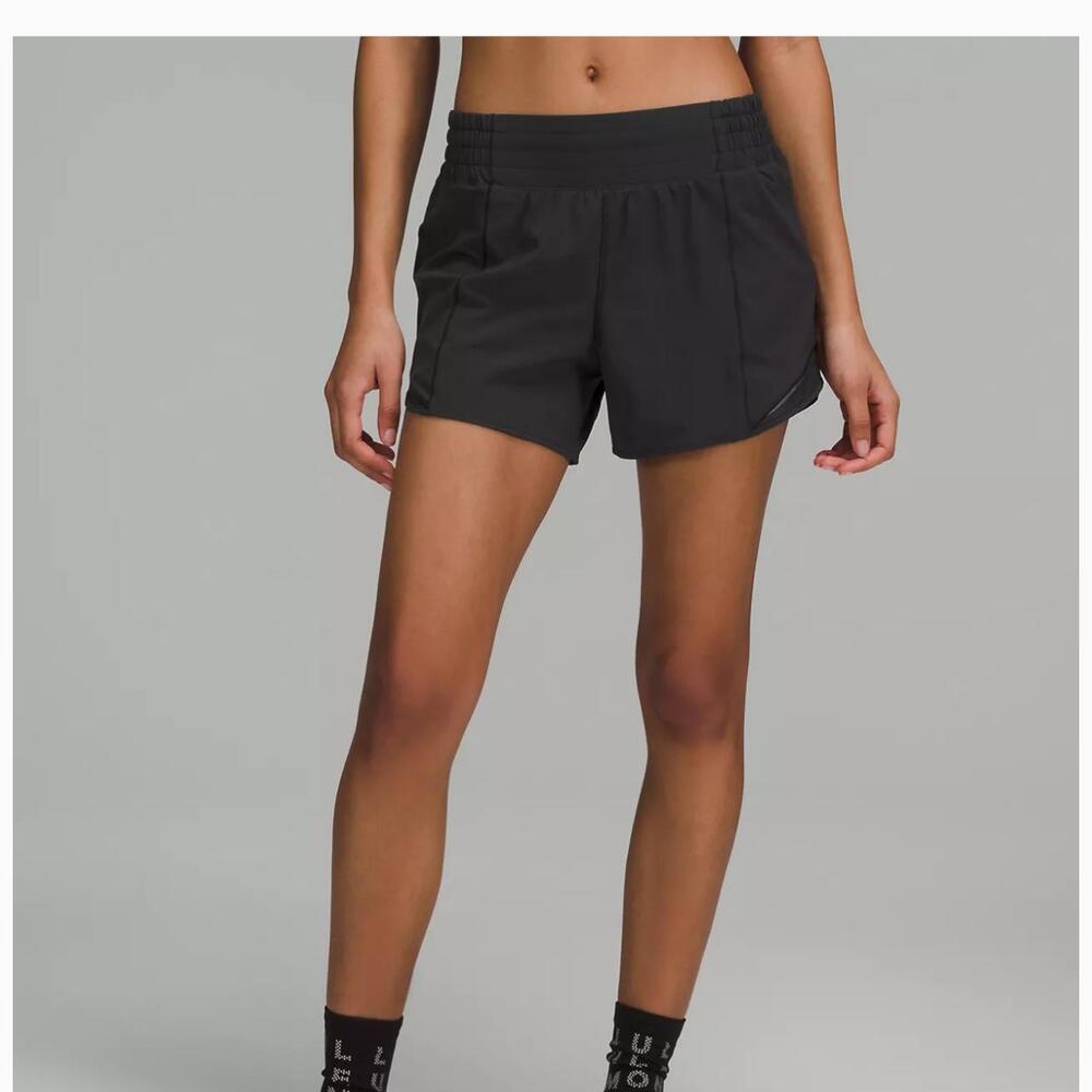 Lululemon Hotty Hot High Rise Lined 4" Size 4